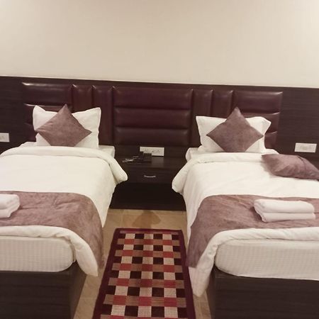 Kushinagar Hotel Leela Galaxy מראה חיצוני תמונה